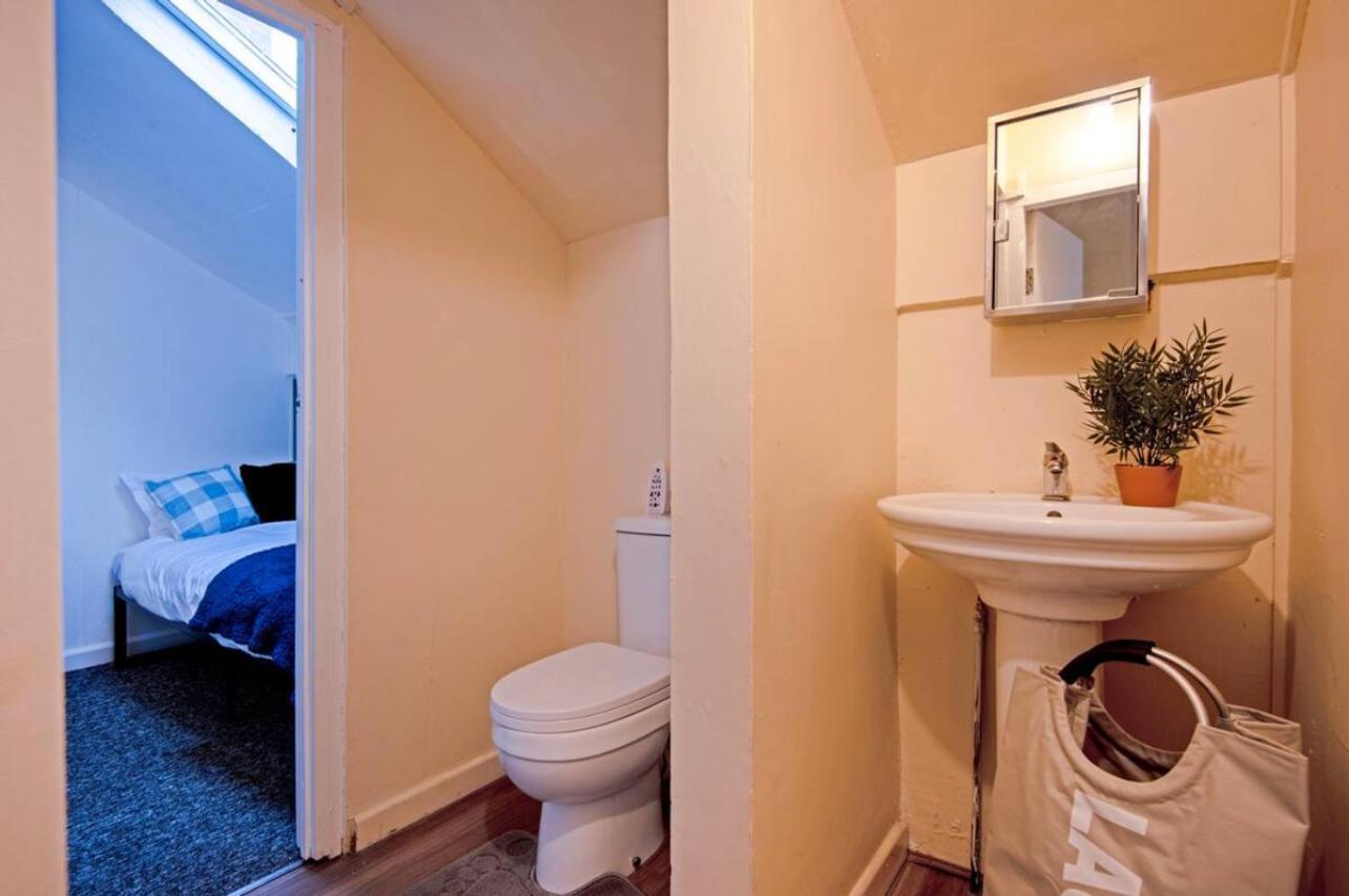 5 Minute Walk From Bury City Centre -1 Bed Flat Exterior foto