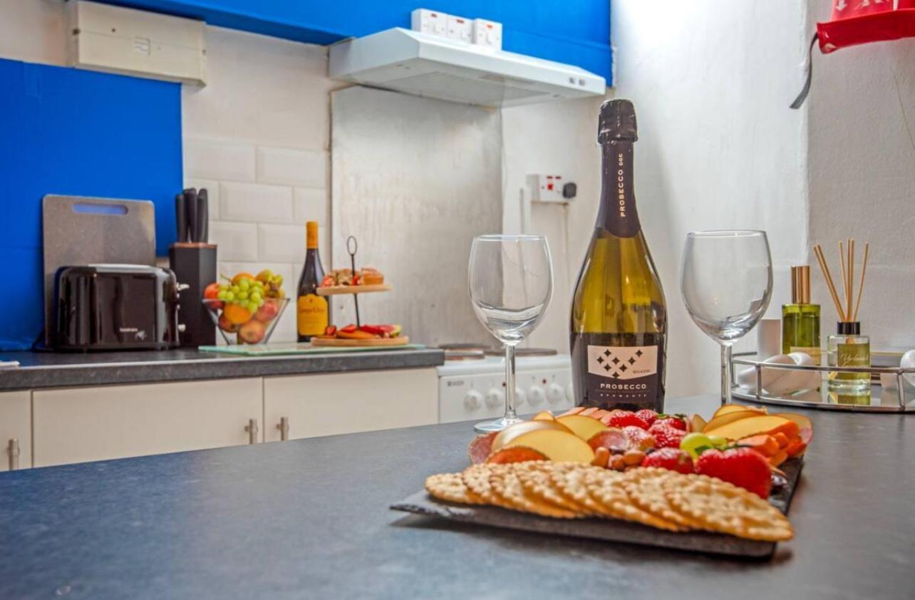 5 Minute Walk From Bury City Centre -1 Bed Flat Exterior foto
